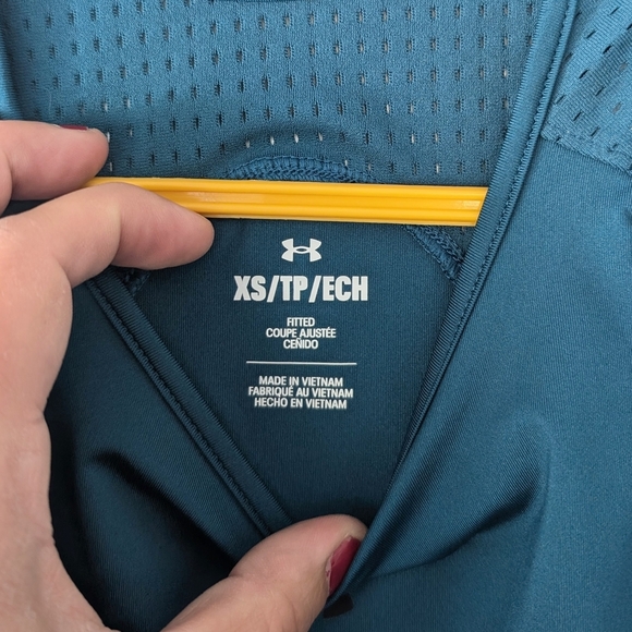 Under Armour Women's Teal and Yellow Mesh Tank Top ~ Size XS - Picture 9 of 10